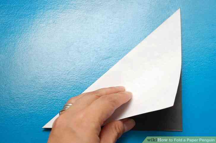 Image intitulée Plier un Papier Pingouin Étape 3